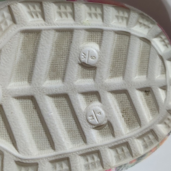 Tie Dye Fuzzy Lined Crocs unisex women 6 Men 4 - Picture 7 of 8